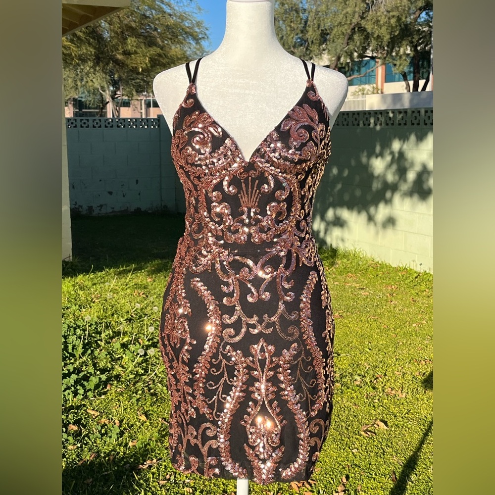 Windsor Sequin Evening/ Party Bodycon Mini Dress. Copper and black. Size S - Picture 6 of 15